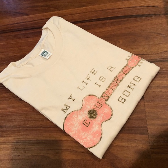 🌸🐝Organic material T-Shirt w/pink guitar‼️ - Picture 2 of 2